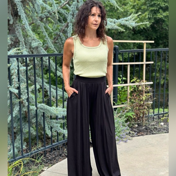 By Together Mira Sleeveless Top in Lime - Picture 4 of 4